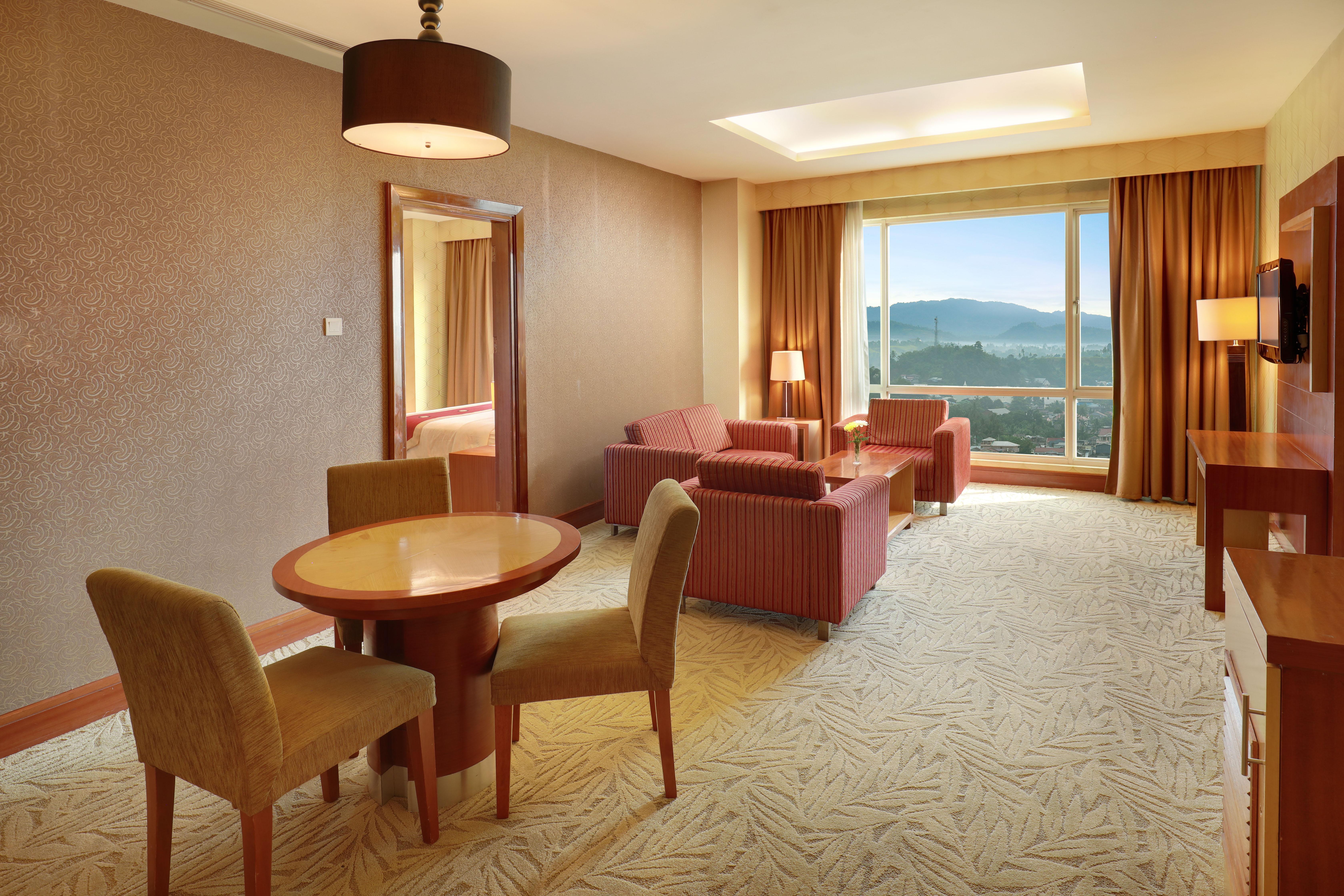 Swiss-Belhotel Maleosan Manado Exterior foto
